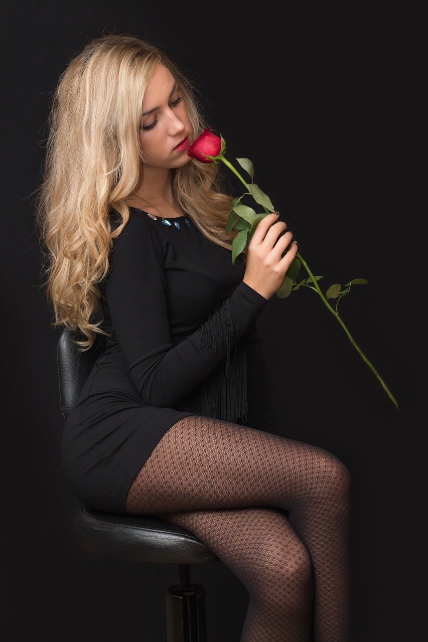 girl, portrait, rose-559307.jpg